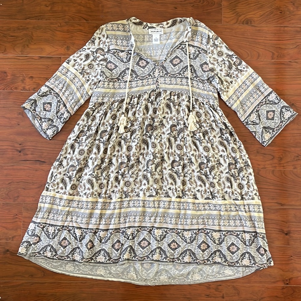 For The Republic Paisley Print 3 Quarter Length Sleeve V Neck Midi Dress